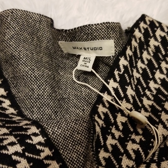 RELISTED IN CLOSET!!! - Picture 4 of 8